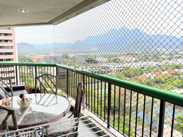 #607 - Apartamento para Venda em Rio de Janeiro - RJ