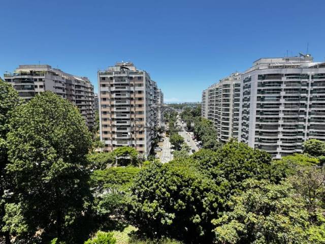 #644 - Apartamento para Venda em Rio de Janeiro - RJ