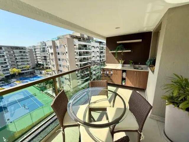 #715 - Apartamento para Venda em Rio de Janeiro - RJ