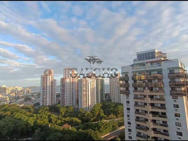 #725 - Apartamento para Venda em Rio de Janeiro - RJ