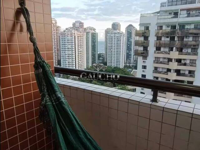 #725 - Apartamento para Venda em Rio de Janeiro - RJ