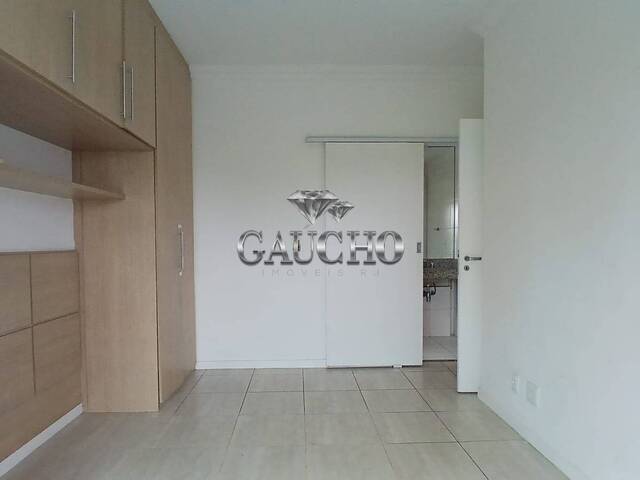 #733 - Apartamento para Venda em Rio de Janeiro - RJ