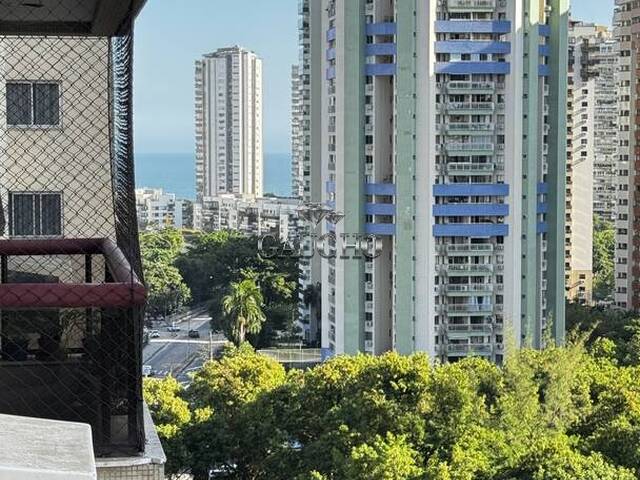 #111 - Apartamento para Venda em Rio de Janeiro - RJ