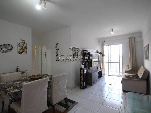 #750 - Apartamento para Venda em Rio de Janeiro - RJ
