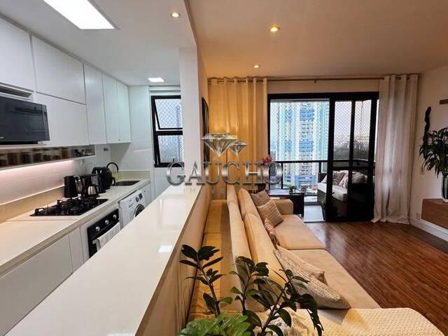 #803 - Apartamento para Venda em Rio de Janeiro - RJ