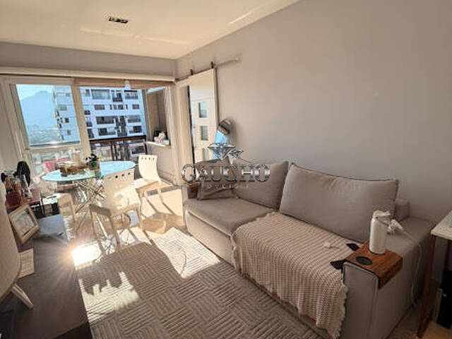 #854 - Apartamento para Locação em Rio de Janeiro - RJ