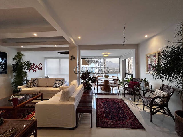 #878 - Apartamento para Venda em Rio de Janeiro - RJ