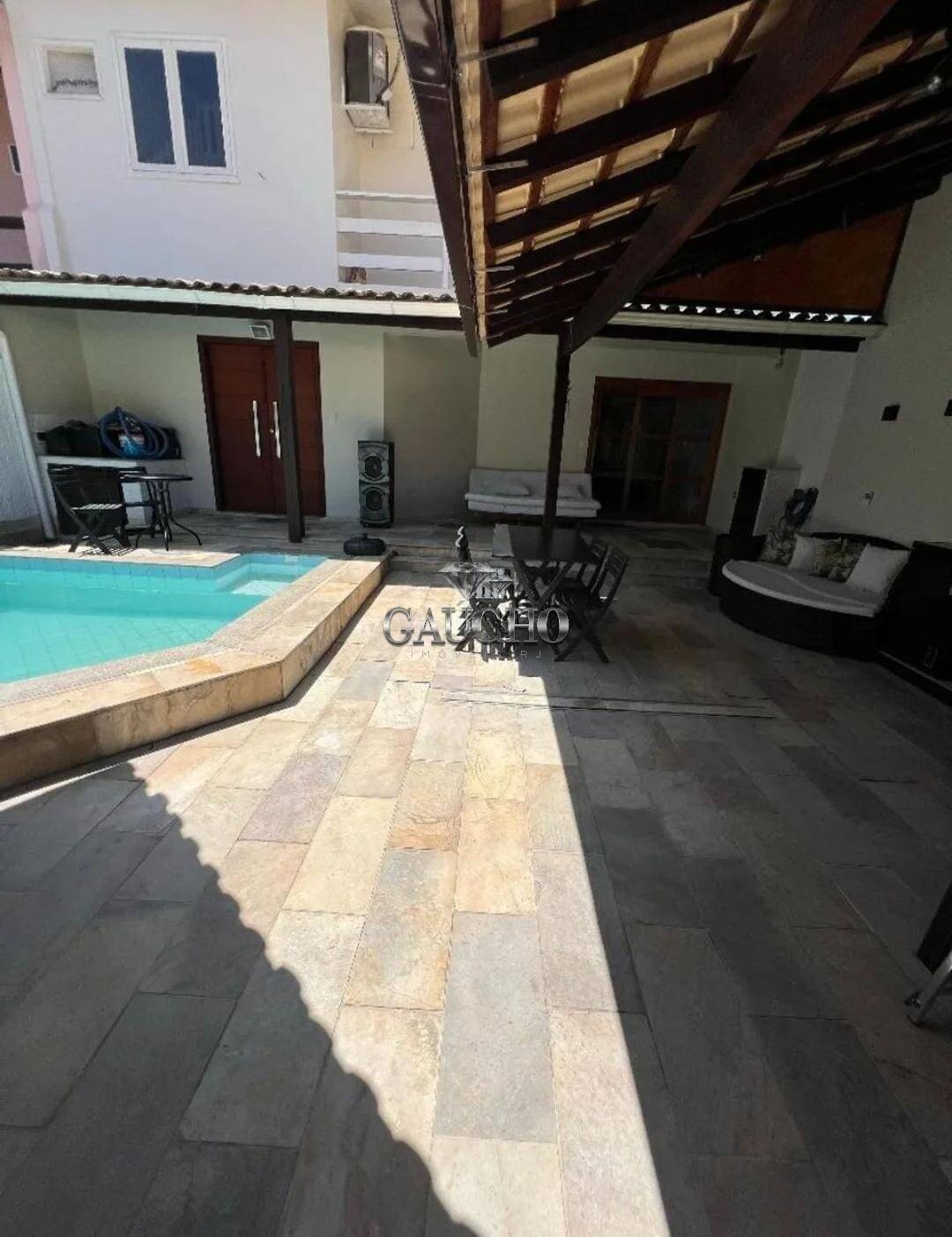 Casa à venda com 4 quartos, 192m² - Foto 3