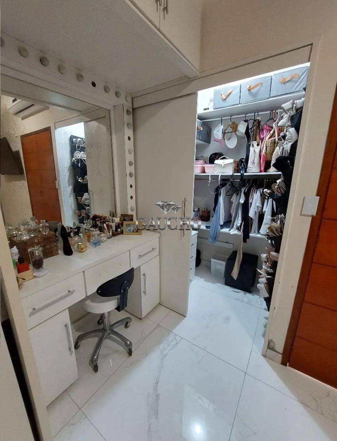 Casa à venda com 4 quartos, 192m² - Foto 14