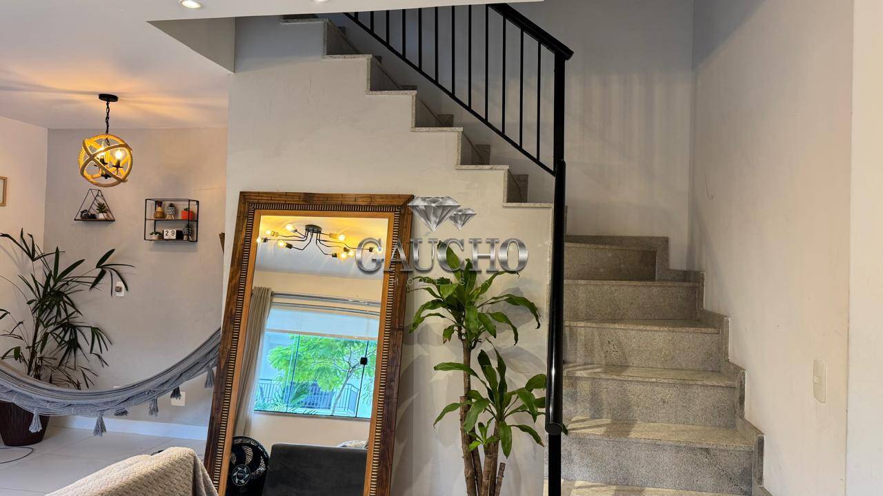Casa à venda com 3 quartos, 138m² - Foto 7