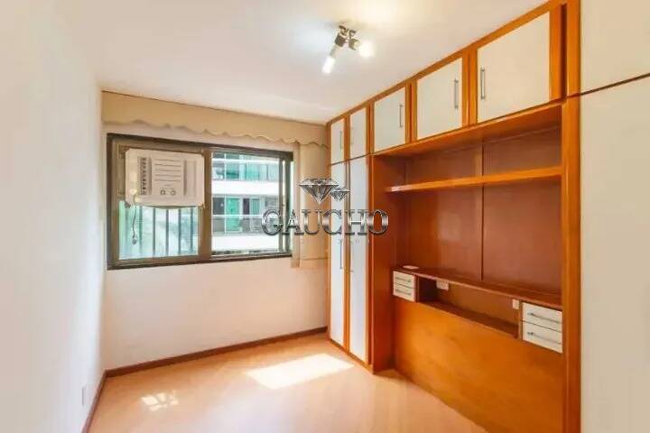 Apartamento para alugar com 4 quartos, 130m² - Foto 12